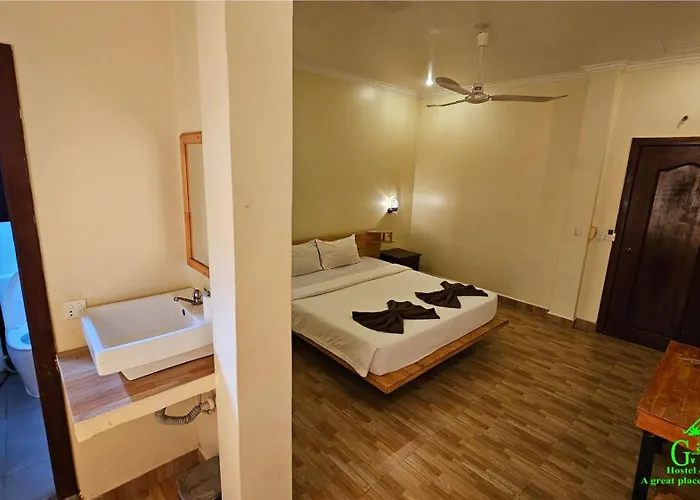 Garden Village & Pool Bar 2*