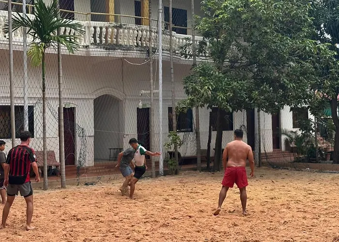 Hotel Garden Village & Pool Bar